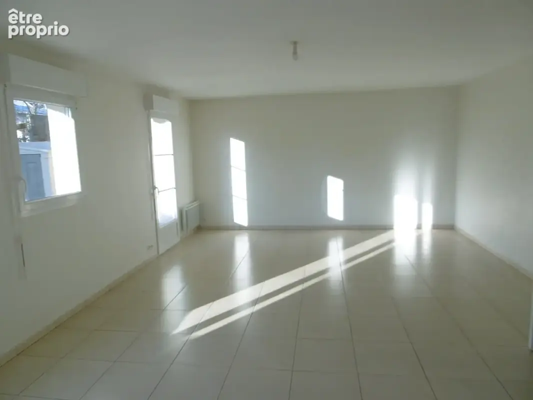 Saint denis en val - centre ville- dans residence  - f3 duplex avec jardin privatif - photo 6