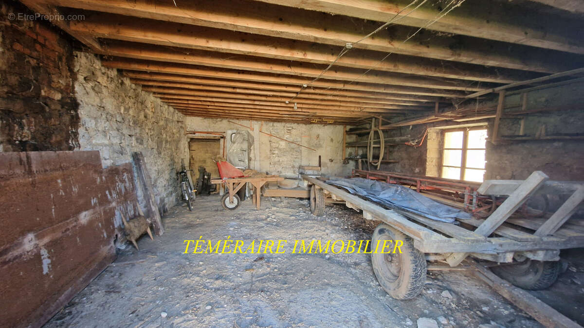Champagnole 10 mins - Ancienne ferme de 174m2 - photo 6
