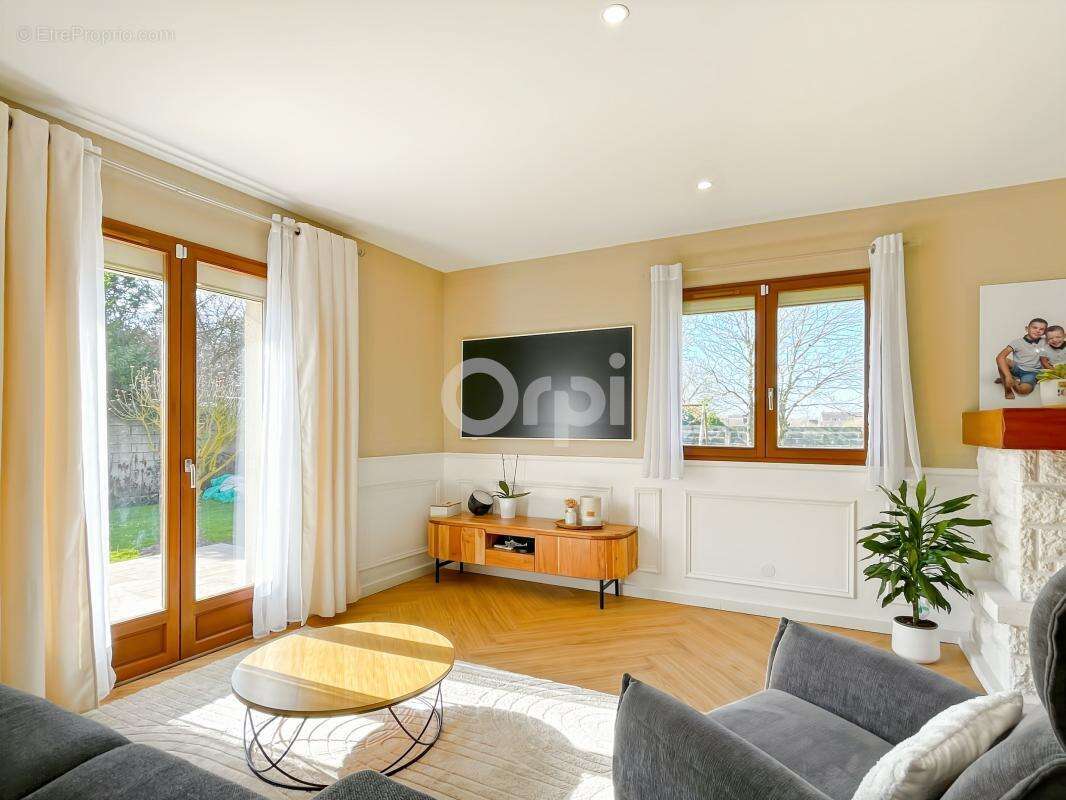 Maison à LE VAL-DAVID