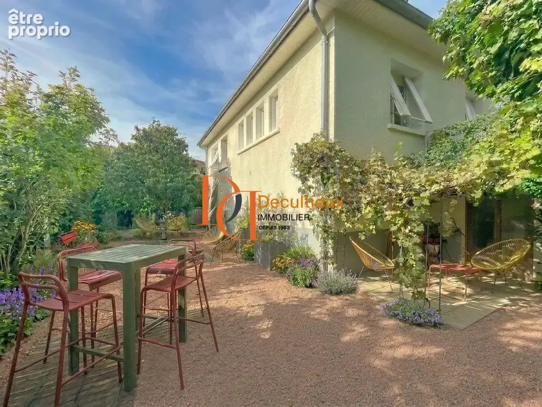 Maison 5 pièces 121 m² à vendre à Charbonnieres-Les-Bains (69260) - photo 7