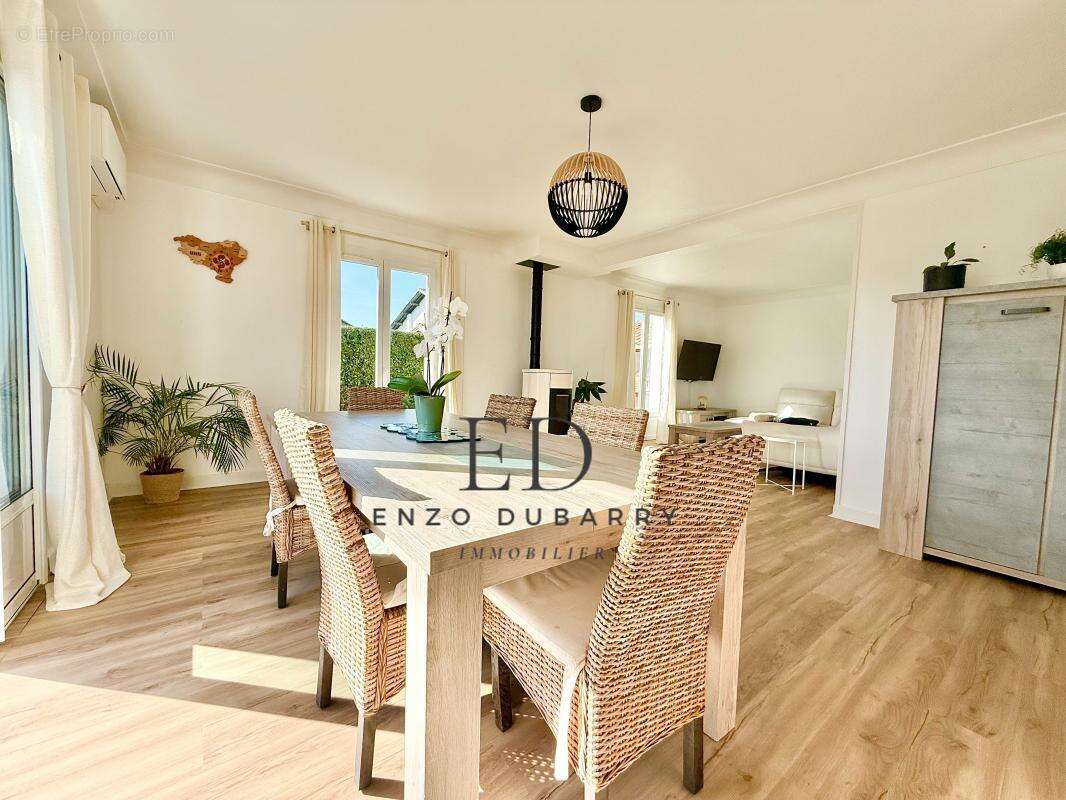 Maison à BASSUSSARRY