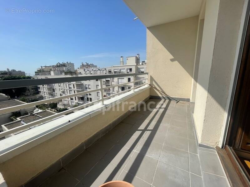 Appartement à PARIS-20E