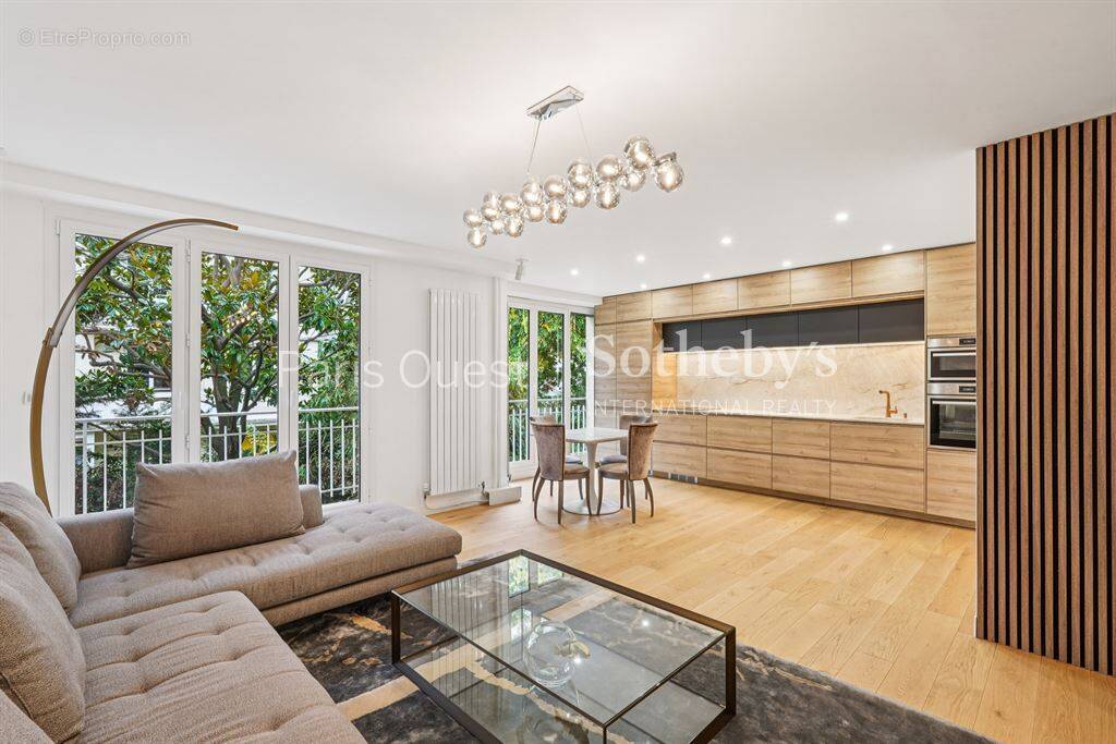 Appartement à NEUILLY-SUR-SEINE