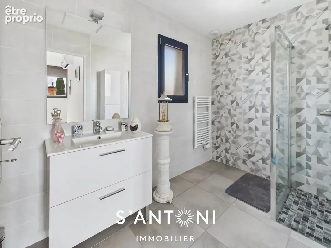 AGDE- Maison contemporaine 121 m²  3 chambres  Piscine  Garage - photo 17