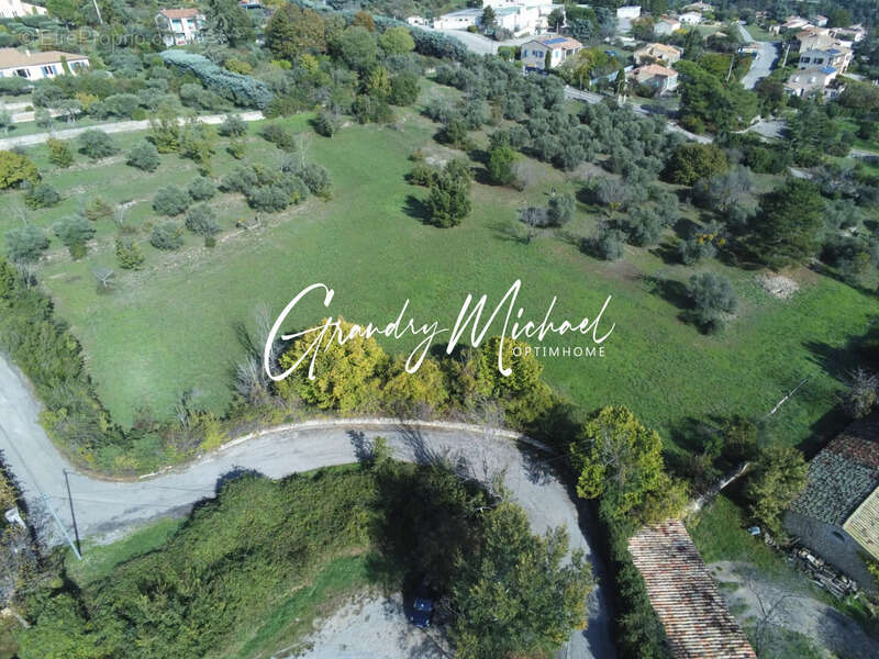 Terrain à FORCALQUIER