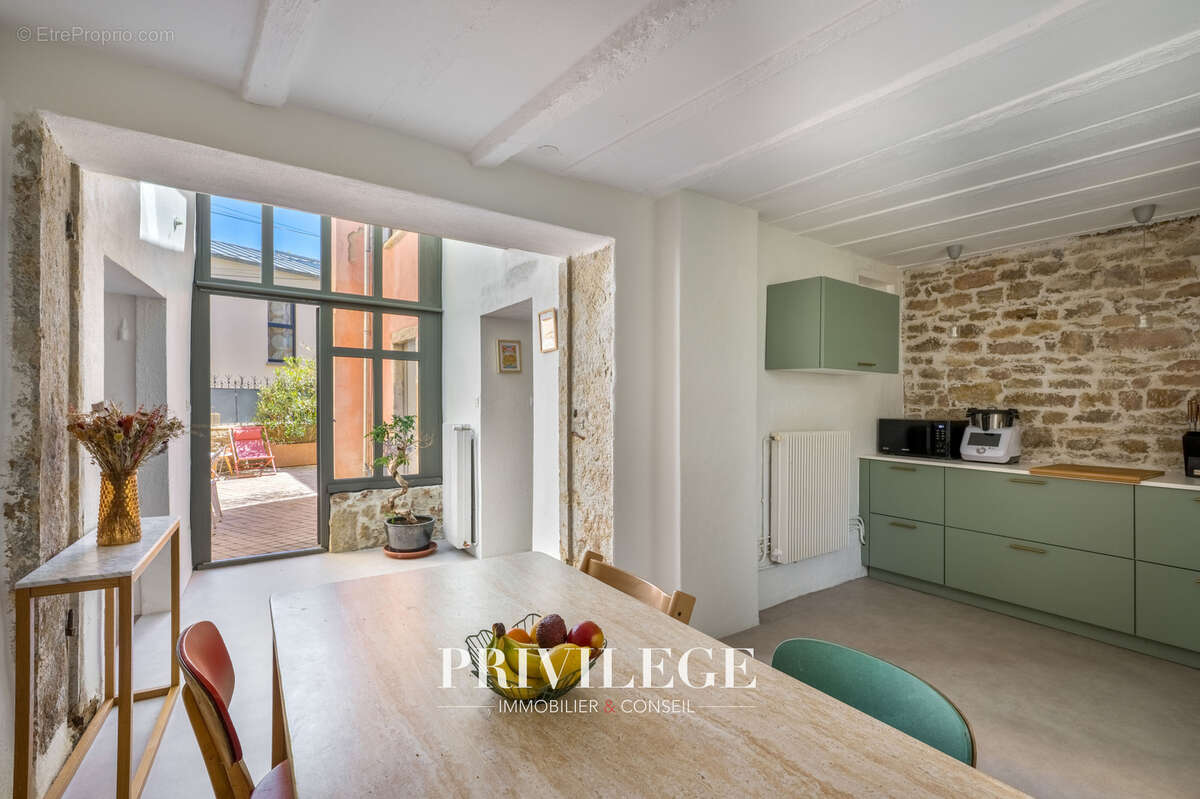 Maison à SAINT-CYR-AU-MONT-D'OR