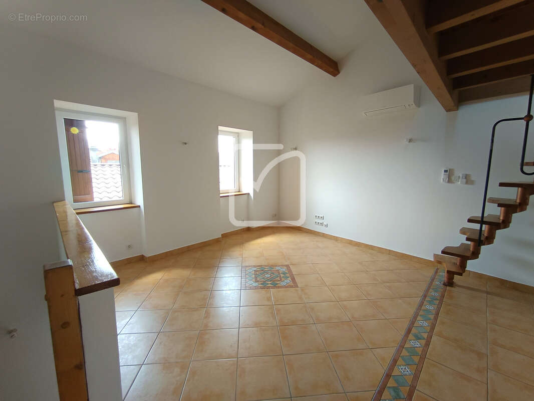 Maison de village rénovée avec terrasse et terrain non attenant - photo 8