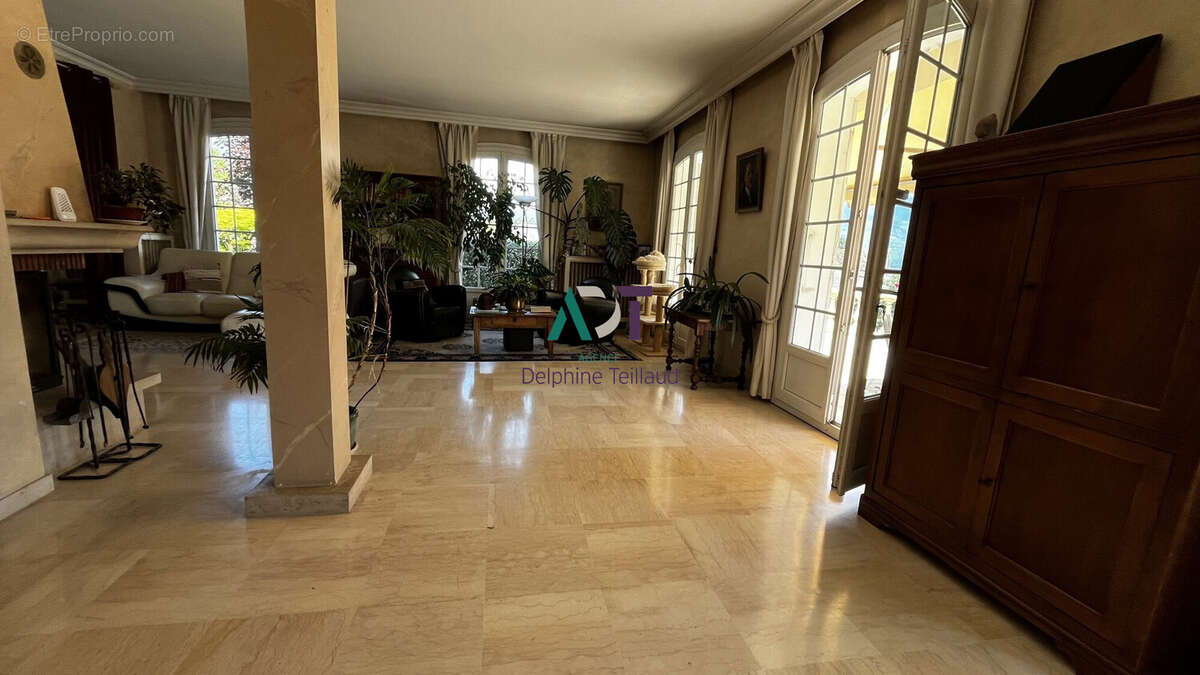 Maison à MEYLAN