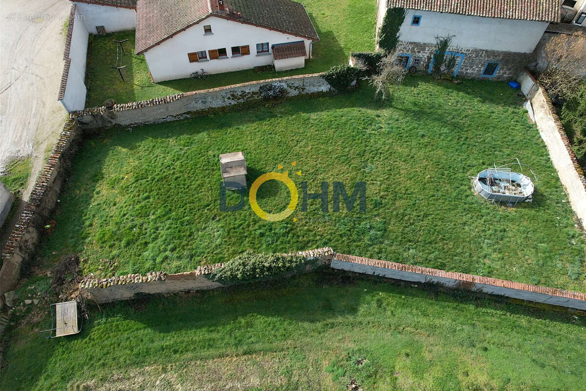Maison à MARSAC-EN-LIVRADOIS