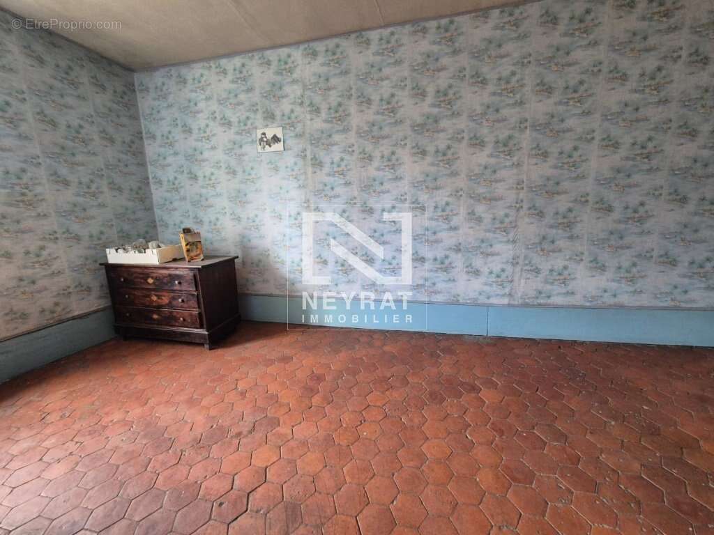 Maison à SAINT-SERNIN-DU-PLAIN