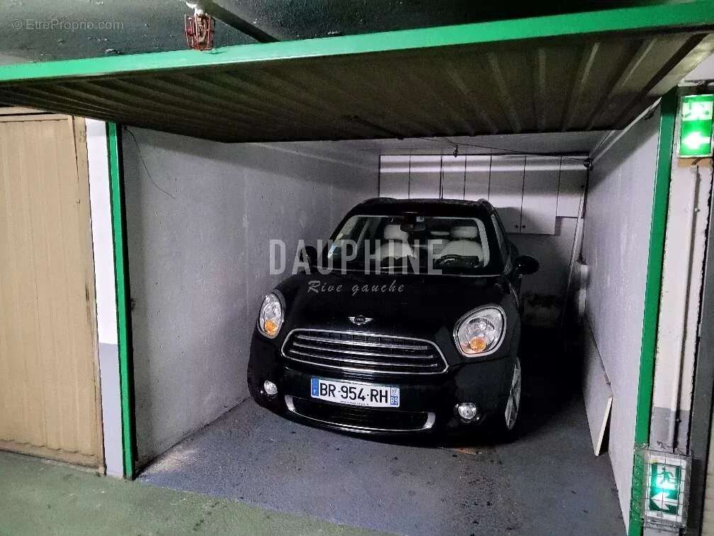 Parking à PARIS-6E