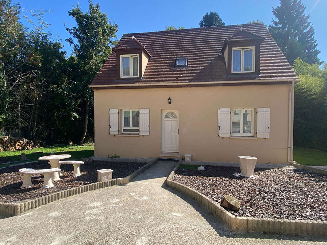 Maison à MEZY-SUR-SEINE