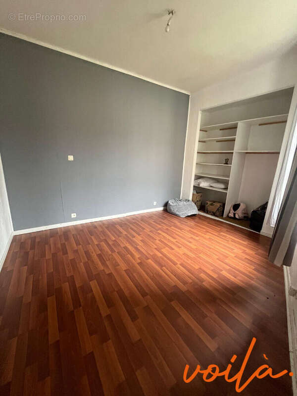 REF PETIT TRAIN5 - Appartement 4 pièces avec terrasse, cours et sous sol. - photo 5