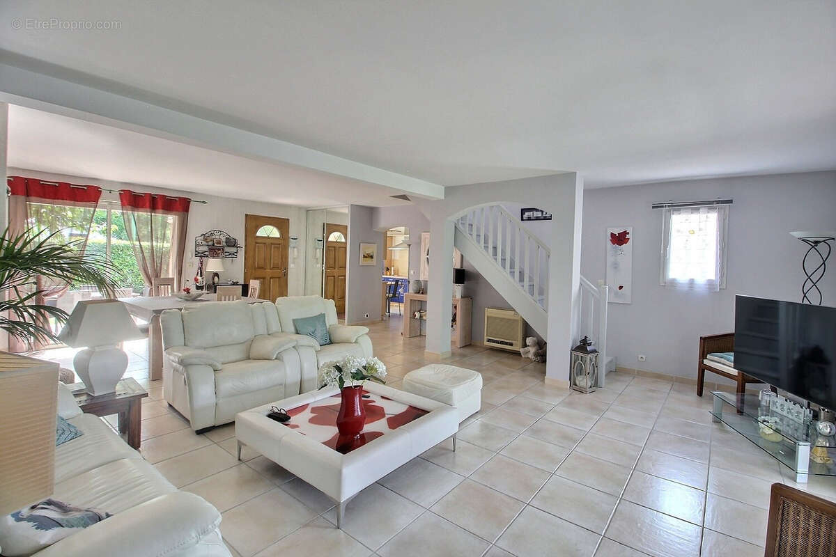 Maison à SAINT-MARTIN-DE-LONDRES