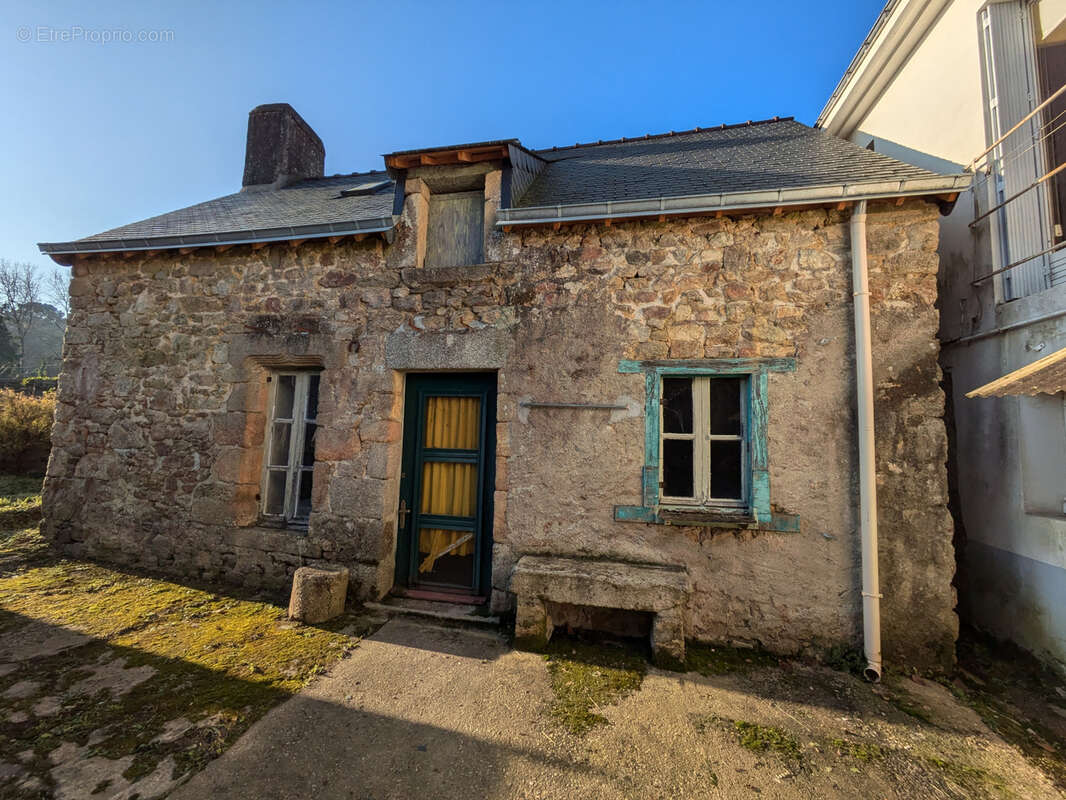 Maison à CLEGUER