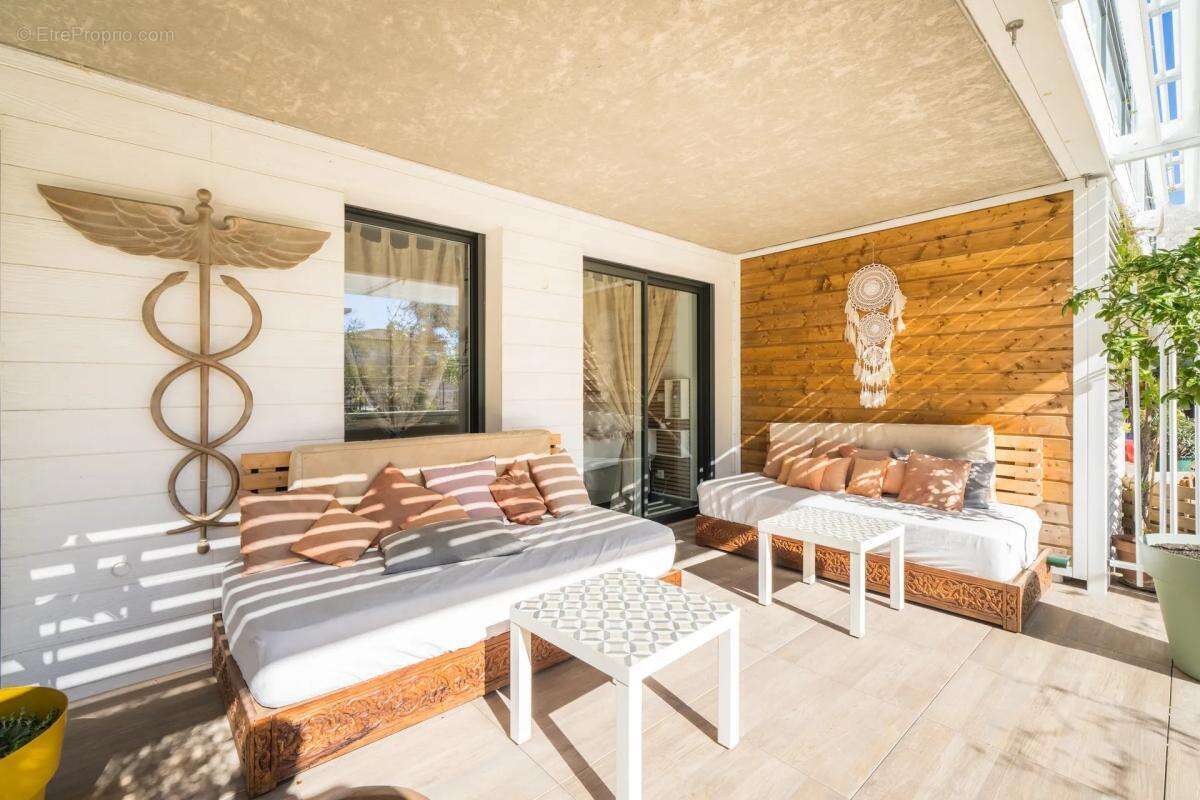 Appartement à LATTES
