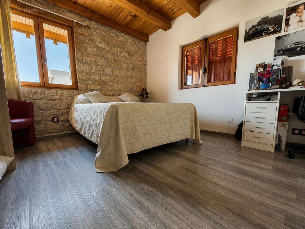 Maison de 5 pièces de 148 m² à Pleure - photo 11