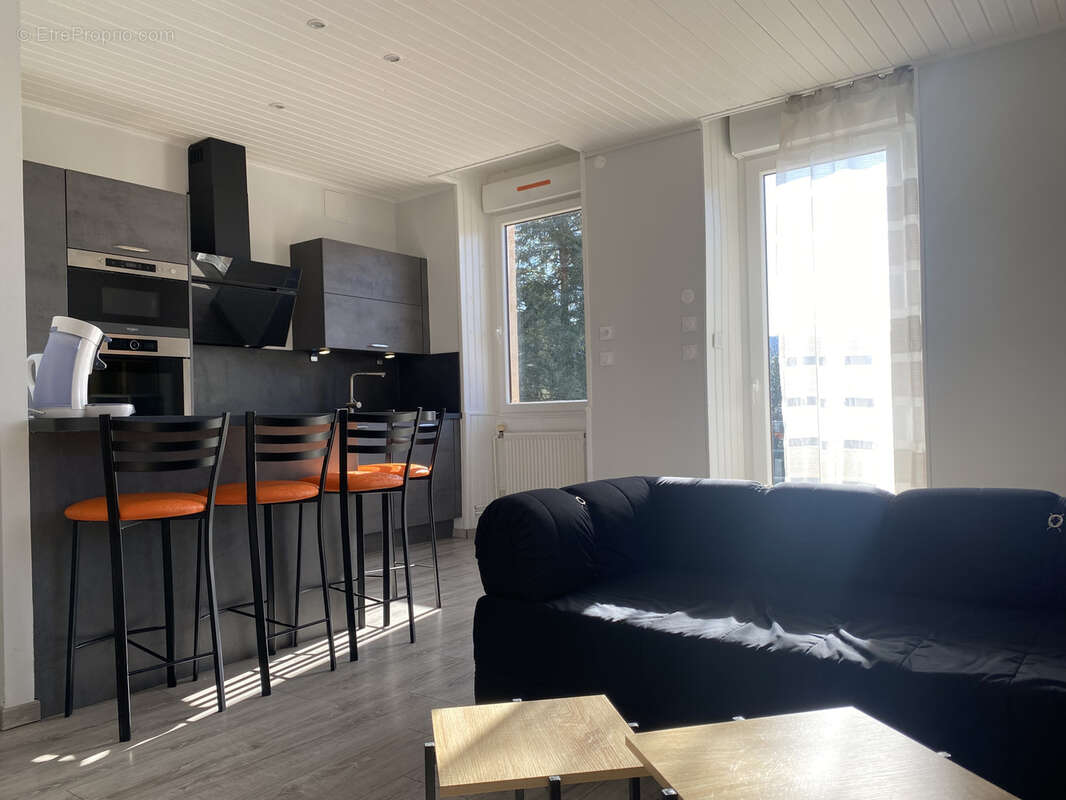 Appartement à SAINT-LUPICIN