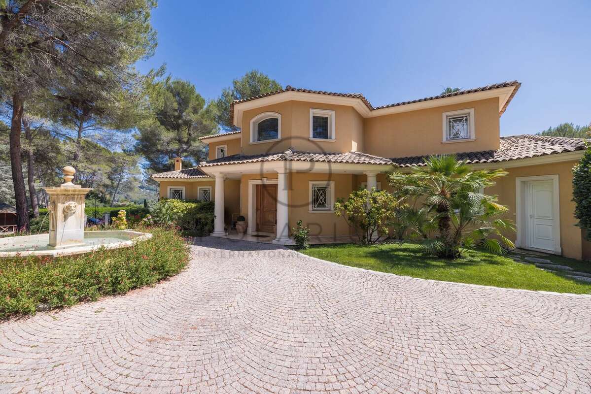 Maison à MOUGINS