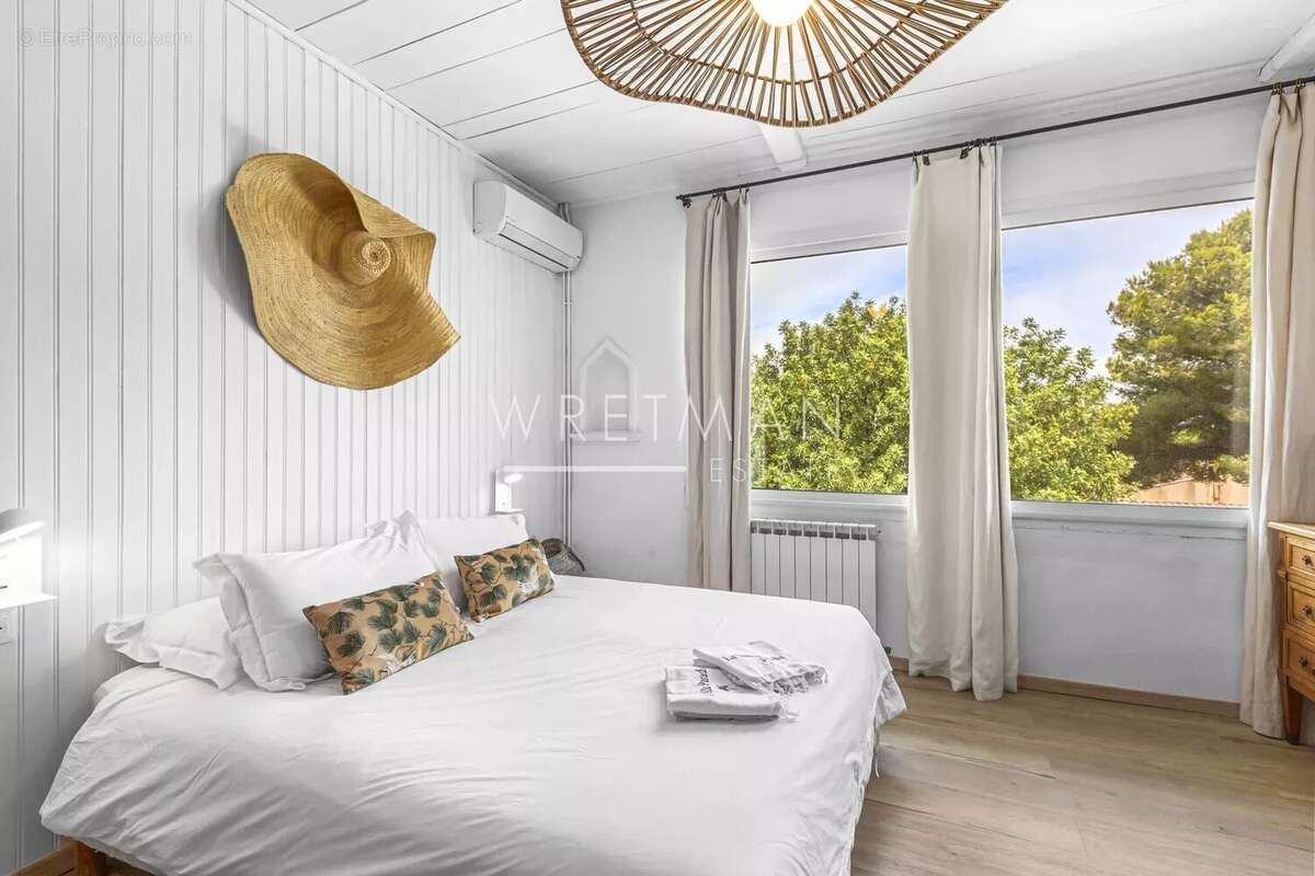 Maison à LES ISSAMBRES