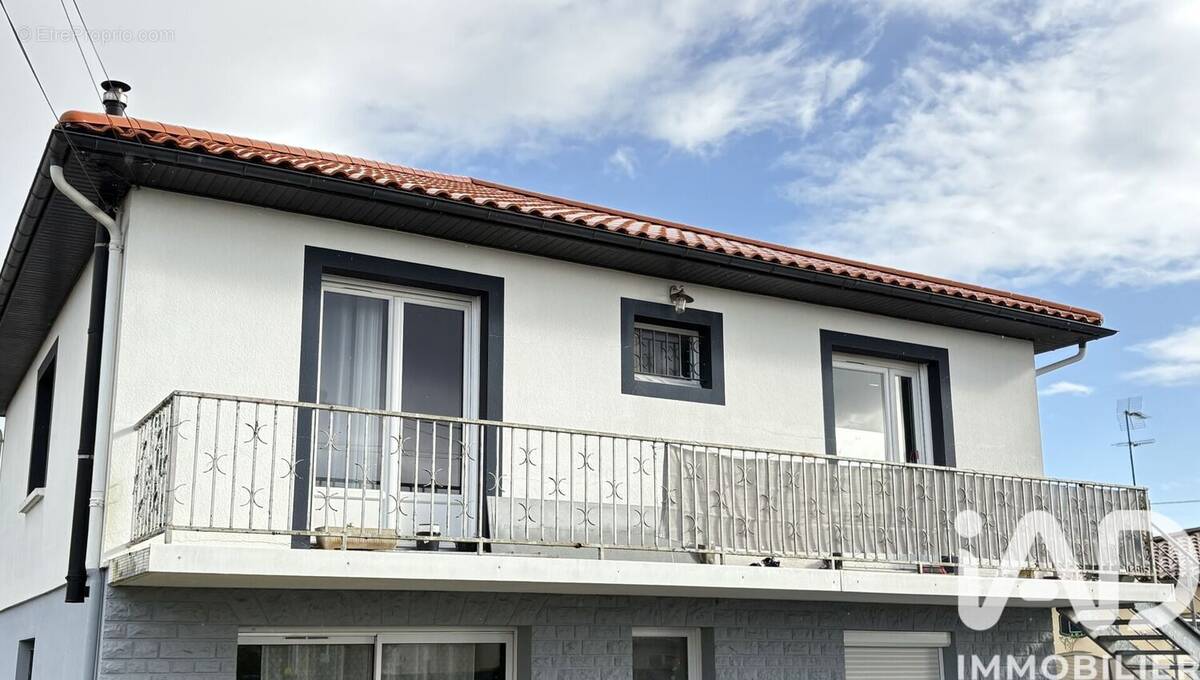 Photo 1 - Maison à AMBARES-ET-LAGRAVE