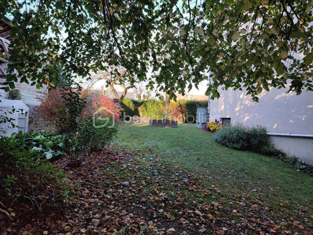 Maison à VILLENEUVE-L'ARCHEVEQUE