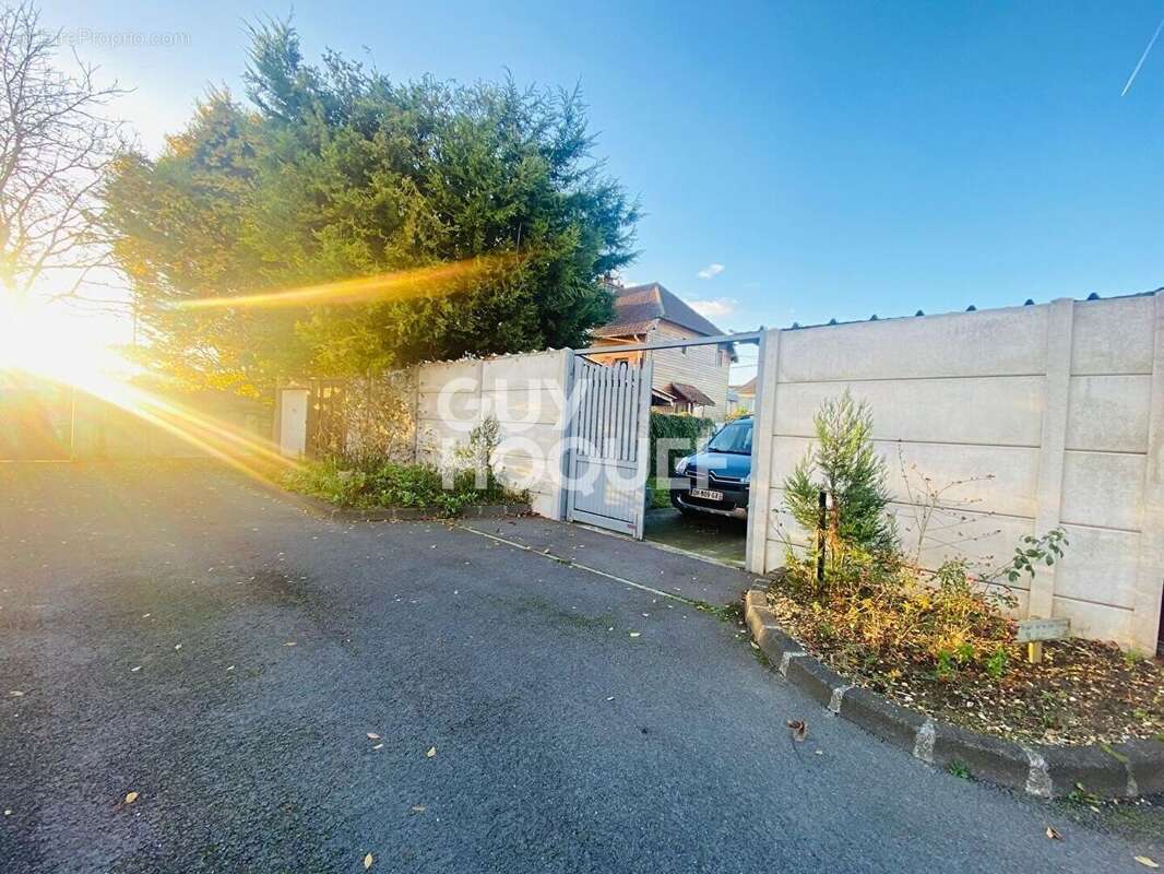 Terrain à COMPIEGNE