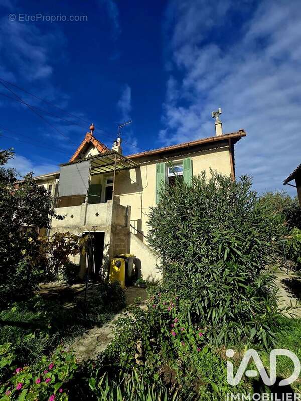 Photo 2 - Maison à MARSEILLE-15E