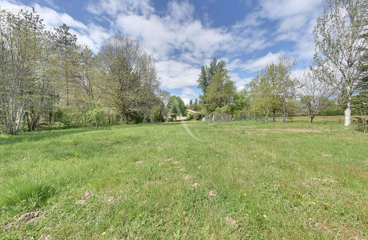 Maison à NEGREPELISSE