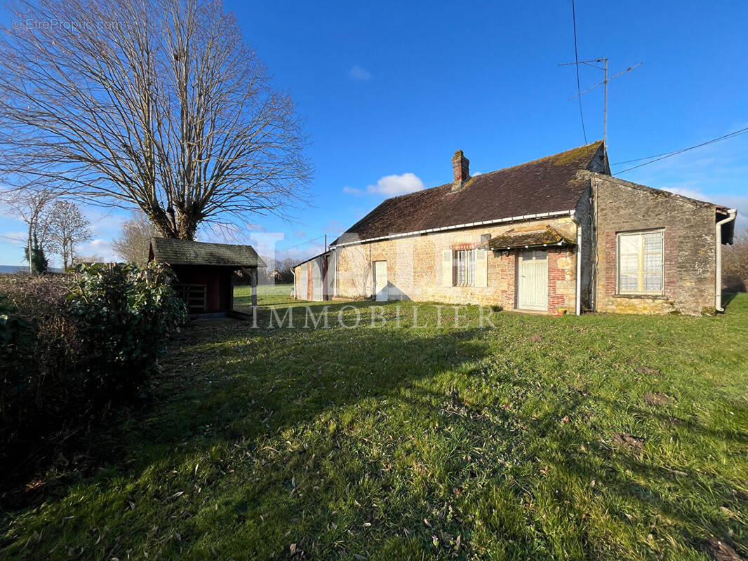 Maison à LE MELE-SUR-SARTHE