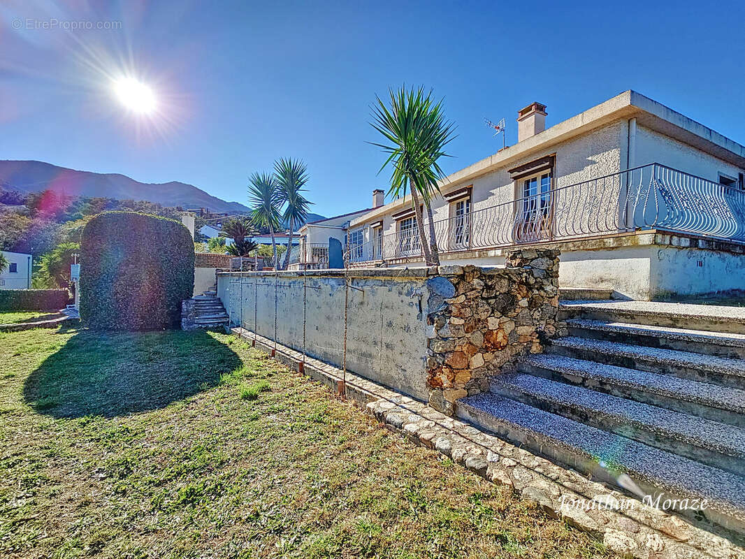 Maison à VILLELONGUE-DELS-MONTS