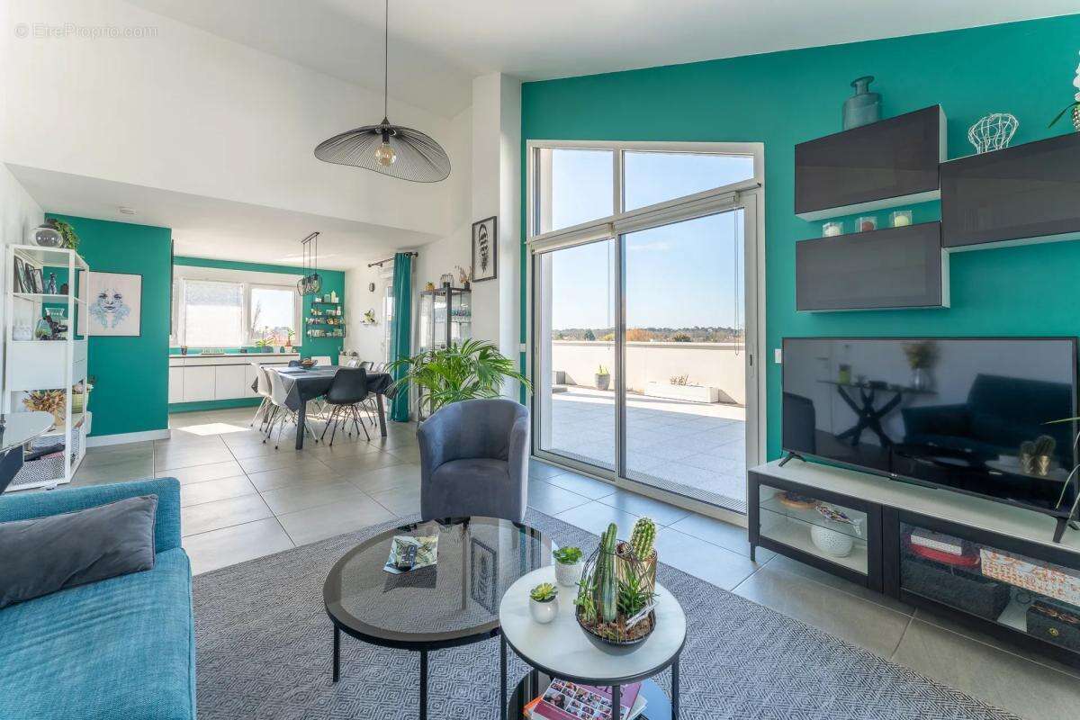Appartement à PAREMPUYRE