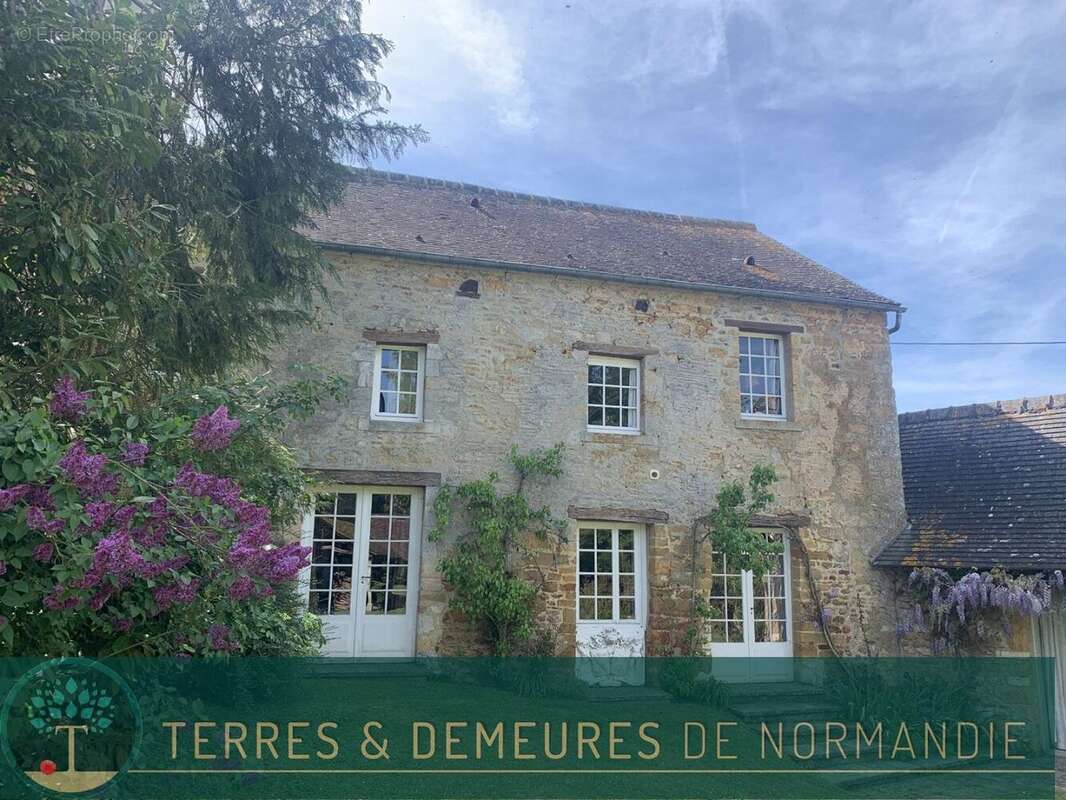 Maison à MESLAY