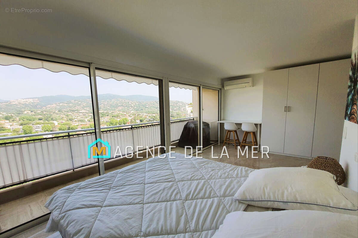 Appartement à MANDELIEU-LA-NAPOULE