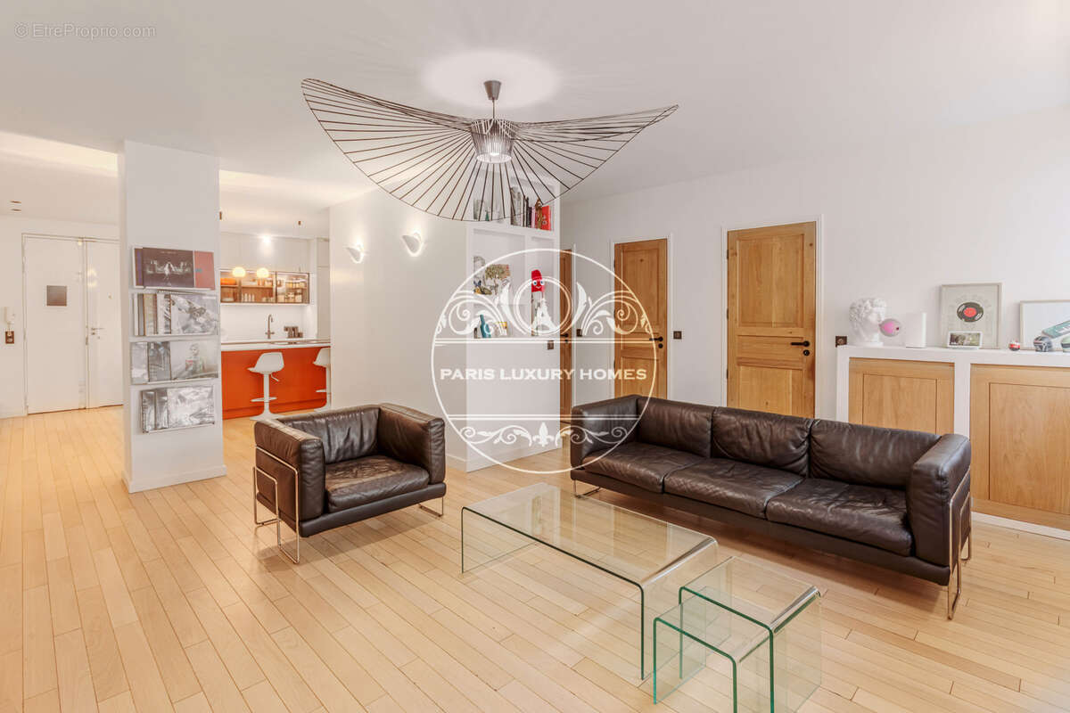 Appartement à PARIS-1E