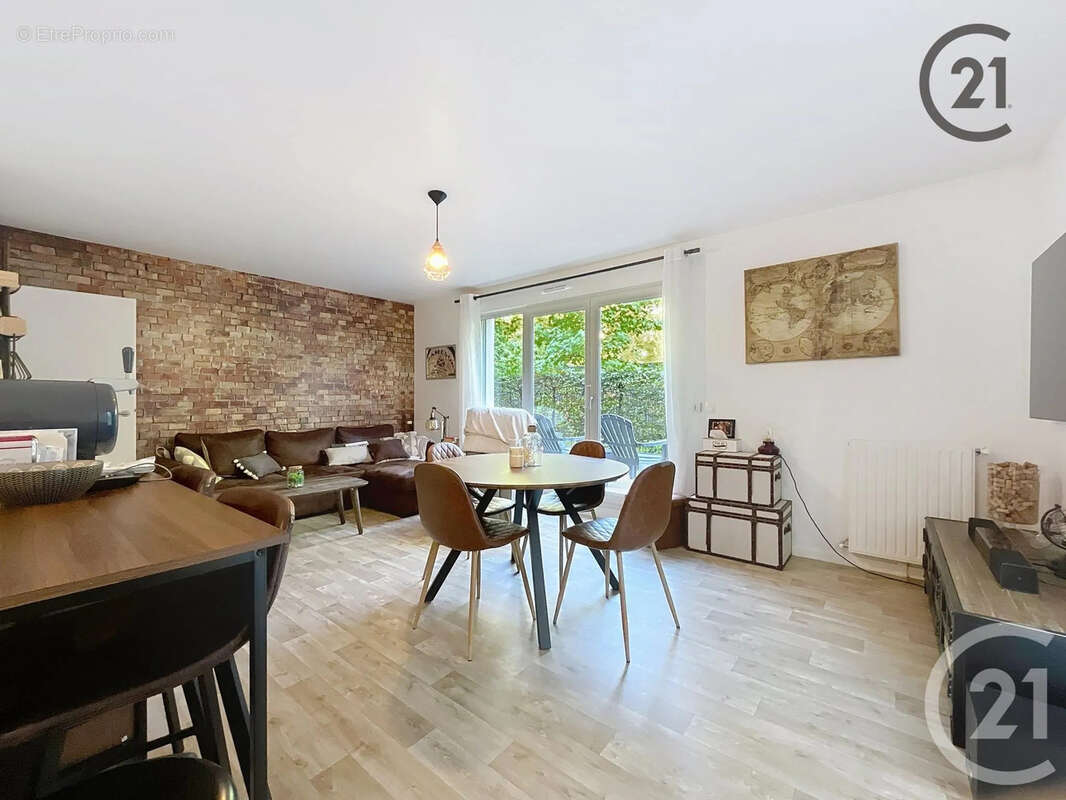 Appartement à BRIE-COMTE-ROBERT
