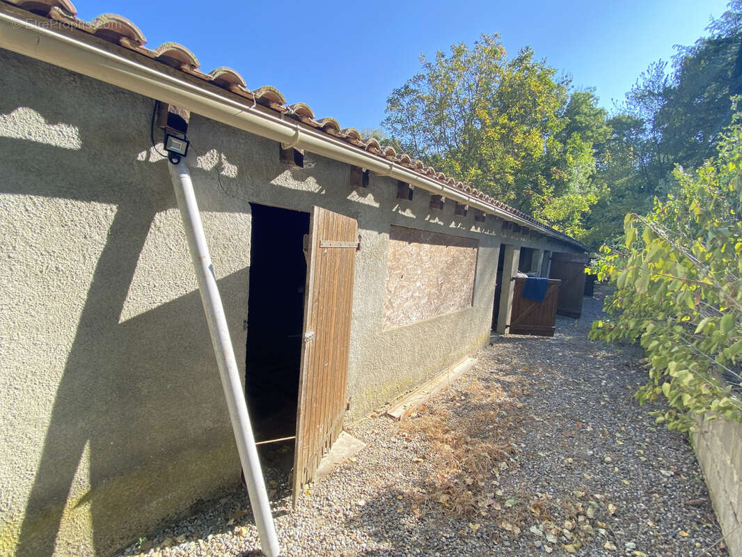 Proche limoux- maison de caractere avec piscine sur terrain arbore de plus de 6000 m2 - photo 22
