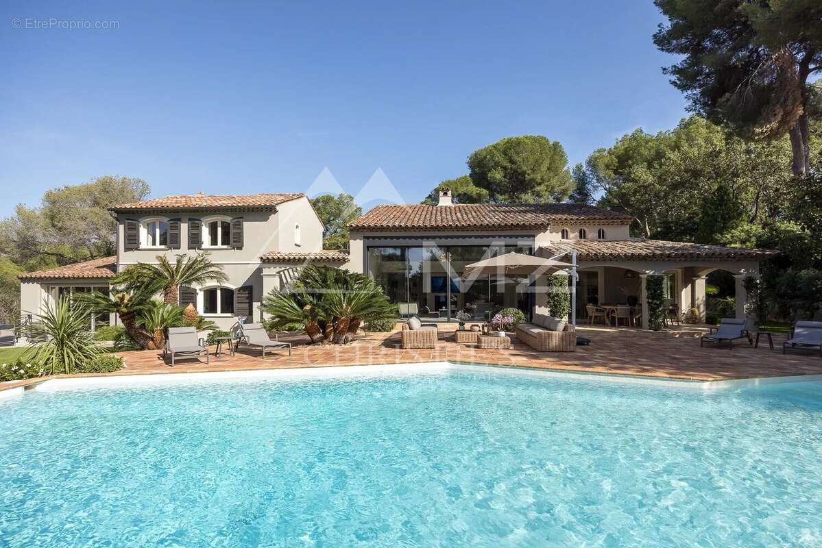 Maison à MOUGINS