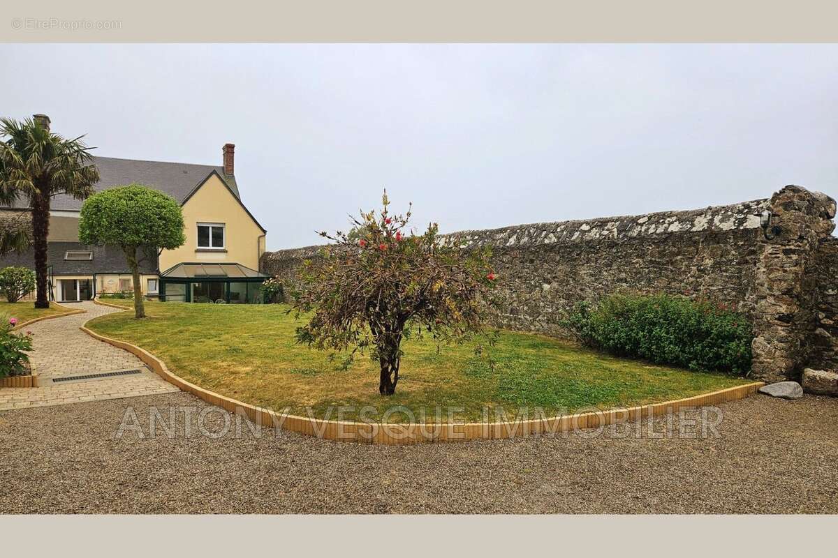 Maison à TOURVILLE-SUR-SIENNE