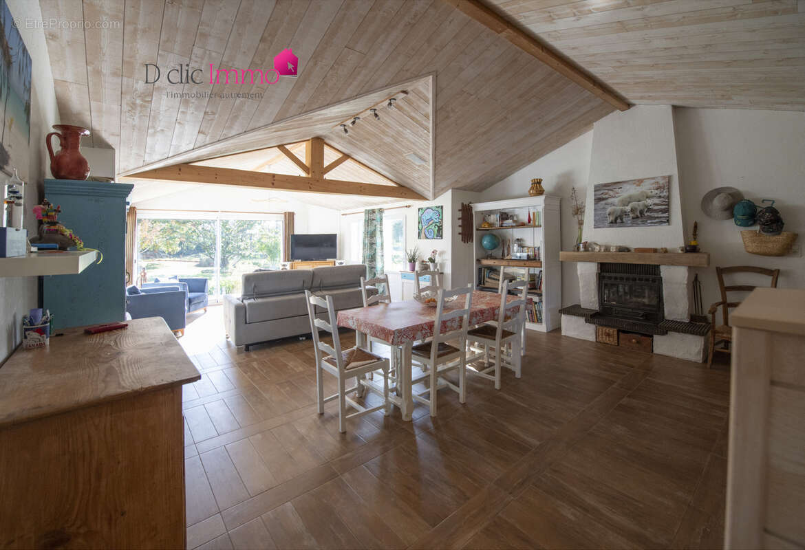 Maison à SAINT-MAIXENT-SUR-VIE