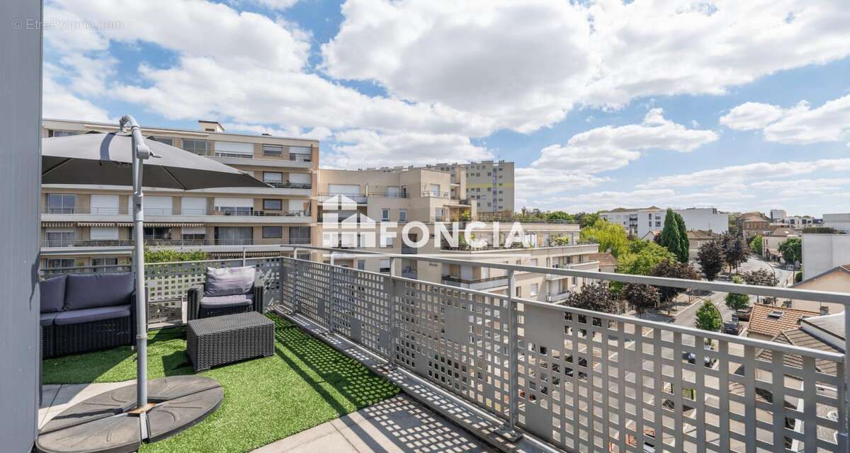 Appartement coup de cœur – Dernier étage avec exceptionnelle terrasse de 45 m² ! - photo 4