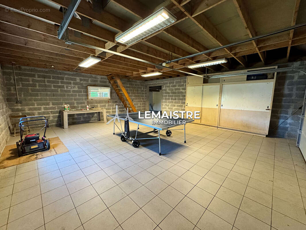 PROCHE GODERVILLE - Maison familiale 157 m² - Plain-pied - 4 garages - Terrain 2 000 m² - photo 14