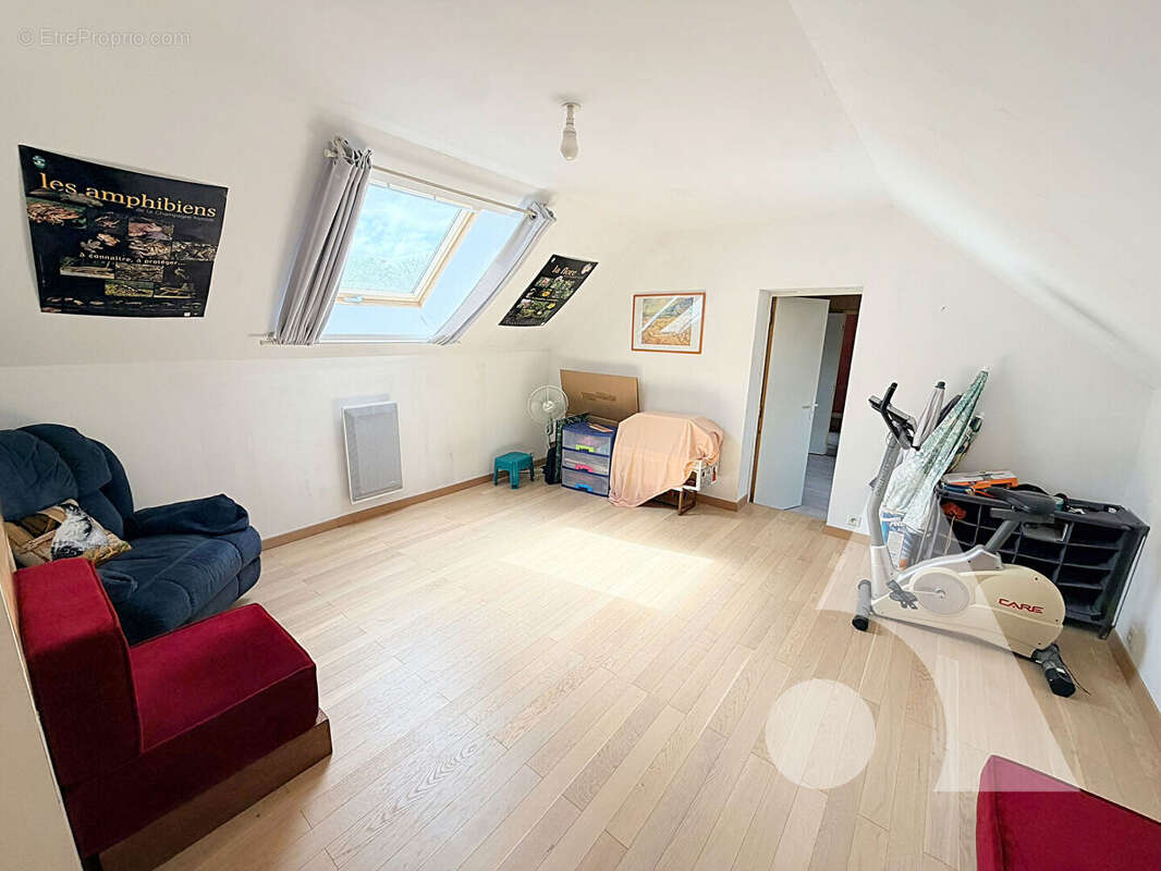 Maison d'architecte 170 m² - Secteur calme et recherché - Saint-Julien-les-Villas - photo 15