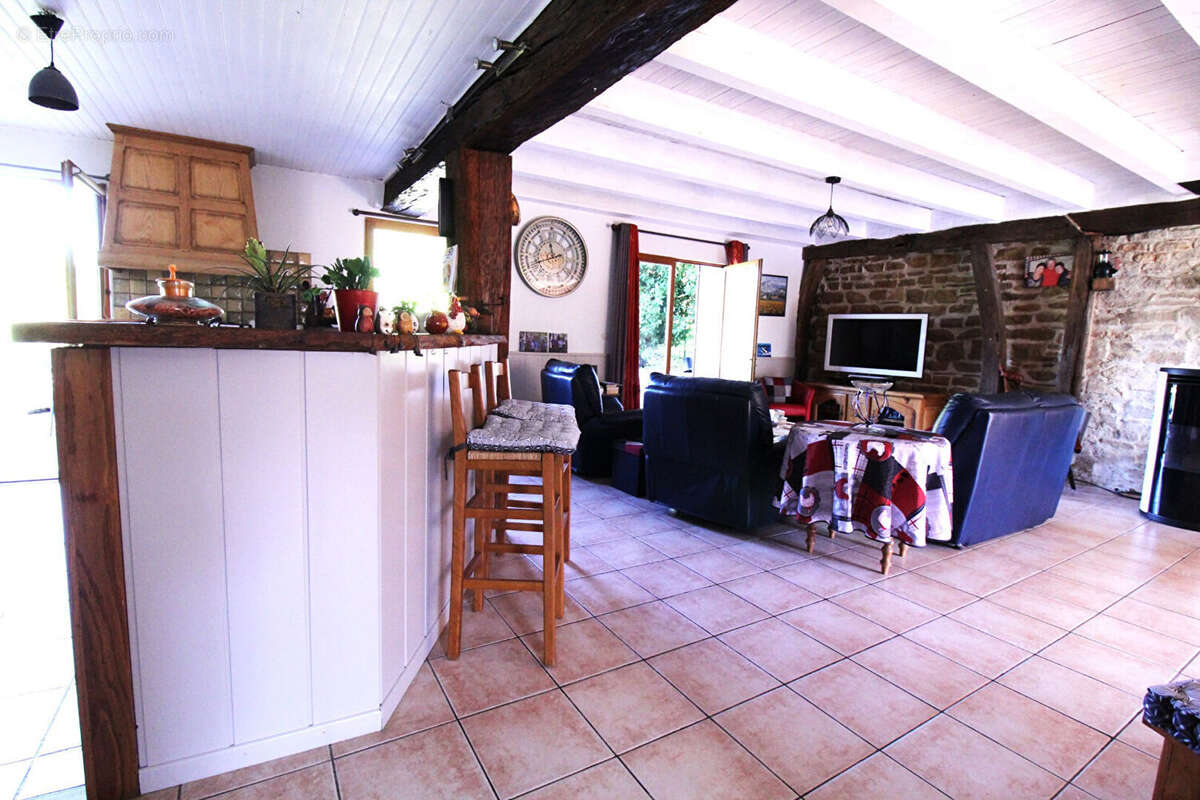 Maison à SAVIGNY-EN-REVERMONT