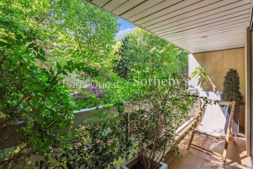 Appartement à NEUILLY-SUR-SEINE