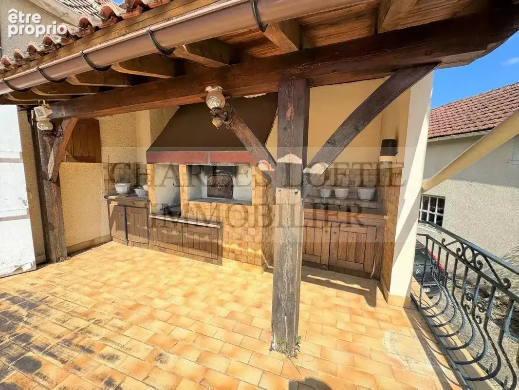 Ensemble immobilier situé à 5 minutes d'un village en Bouriane avec tous commerces - photo 16