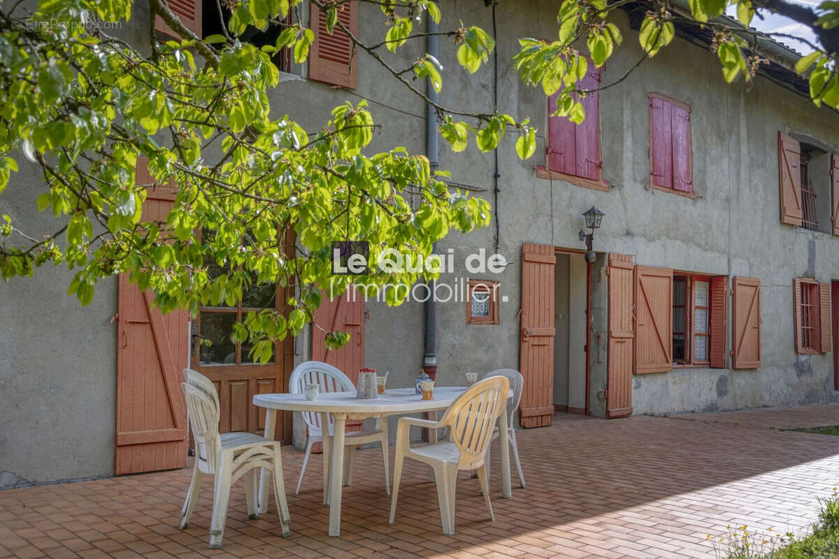 Maison 226 m² à Moirans  - photo 8