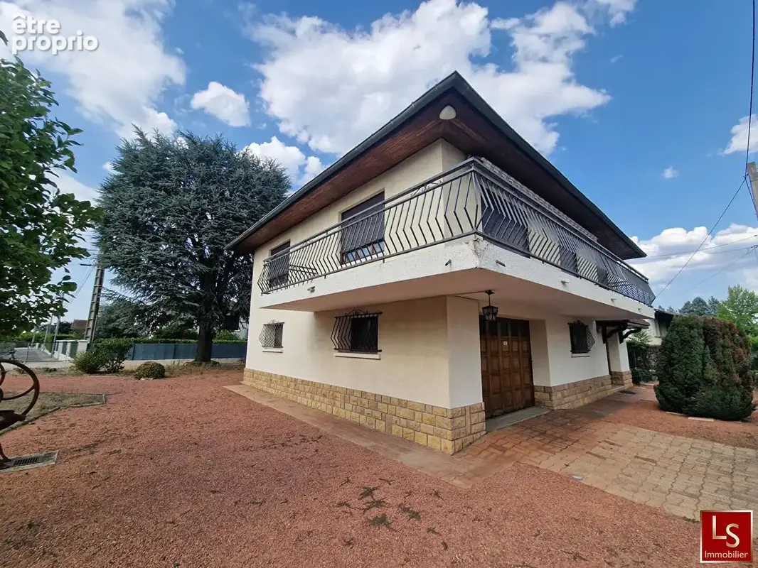 Maison à RIORGES