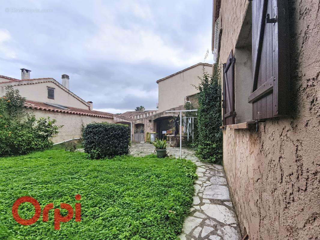 Maison à SIX-FOURS-LES-PLAGES