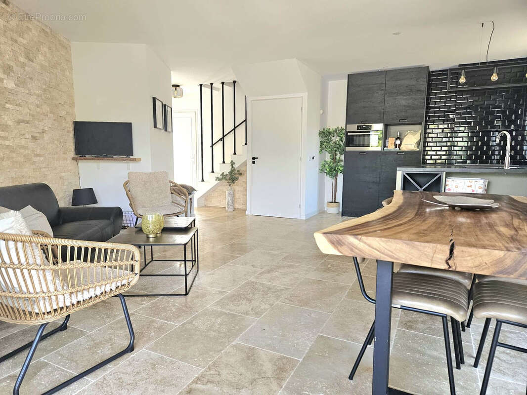 Maison à PLAN-DE-LA-TOUR